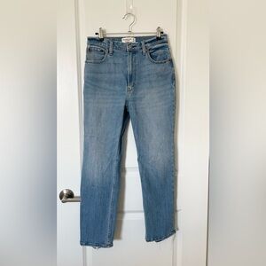 Abercrombie & Fitch Ultra High Rise Ankle Straight Jean